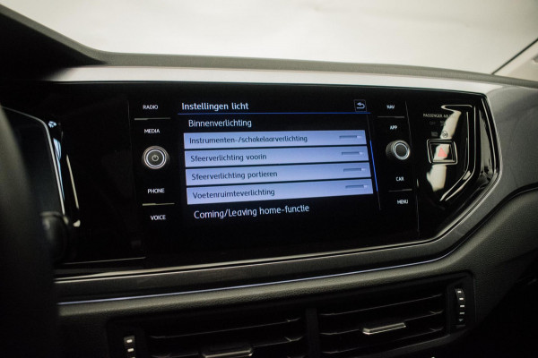 Volkswagen Polo 1.0 TSI R-LINE 116PK ORG NL [ Panoramadak Sfeerverlichting Carplay Adaptive Cruise Parkeersensoren DAB ]