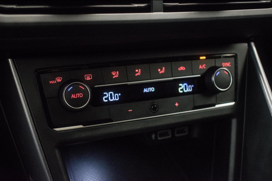 Volkswagen Polo 1.0 TSI R-LINE 116PK ORG NL [ Panoramadak Sfeerverlichting Carplay Adaptive Cruise Parkeersensoren DAB ]