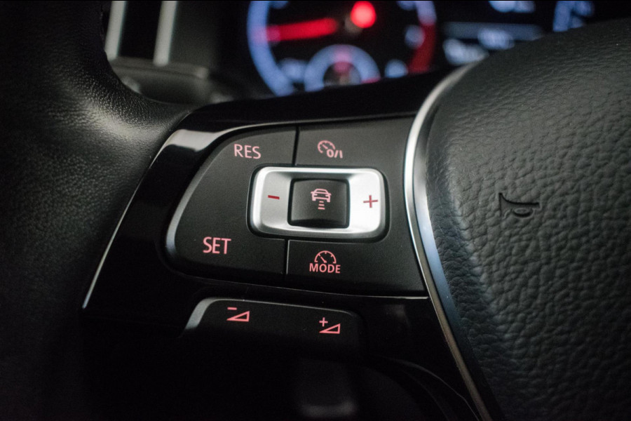 Volkswagen Polo 1.0 TSI R-LINE 116PK ORG NL [ Panoramadak Sfeerverlichting Carplay Adaptive Cruise Parkeersensoren DAB ]