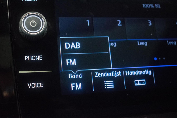 Volkswagen Polo 1.0 TSI R-LINE 116PK ORG NL [ Panoramadak Sfeerverlichting Carplay Adaptive Cruise Parkeersensoren DAB ]