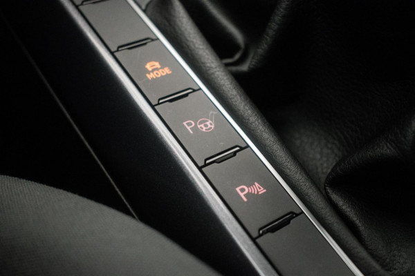 Volkswagen Polo 1.0 TSI R-LINE 116PK ORG NL [ Panoramadak Sfeerverlichting Carplay Adaptive Cruise Parkeersensoren DAB ]