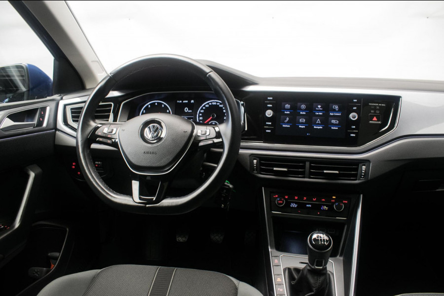 Volkswagen Polo 1.0 TSI R-LINE 116PK ORG NL [ Panoramadak Sfeerverlichting Carplay Adaptive Cruise Parkeersensoren DAB ]