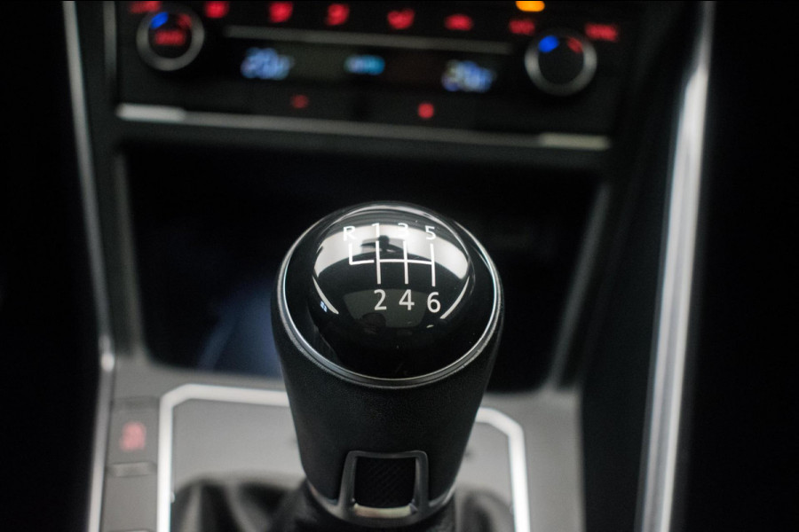 Volkswagen Polo 1.0 TSI R-LINE 116PK ORG NL [ Panoramadak Sfeerverlichting Carplay Adaptive Cruise Parkeersensoren DAB ]