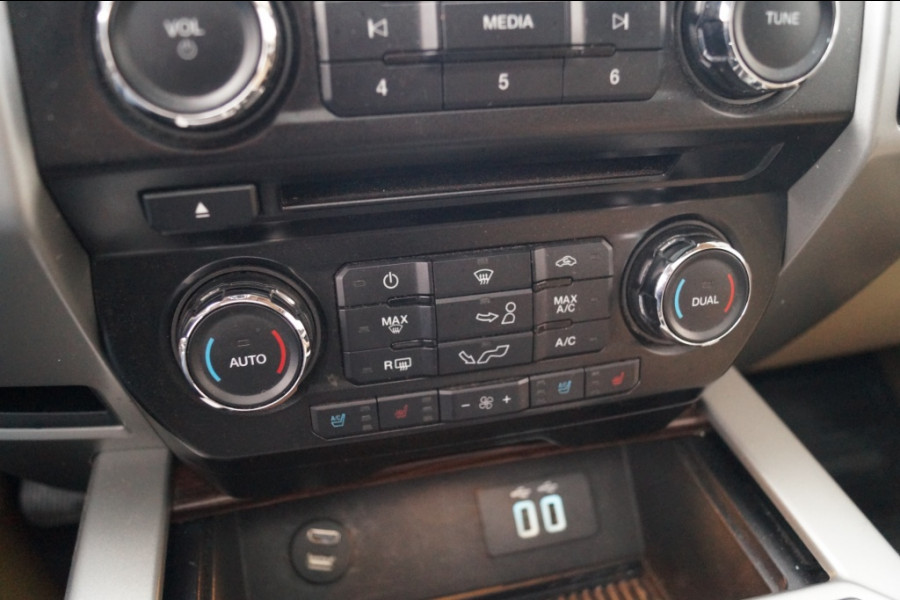 Ford USA F-150 3.5 V6 SuperCab Lariat 5-persoons -LPG-PANO-LEER-