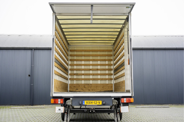 Volkswagen Crafter 35 2.0 TDI 177PK | Bakwagen met laadklep | Airco | Adapt.cruise | 3-Zits