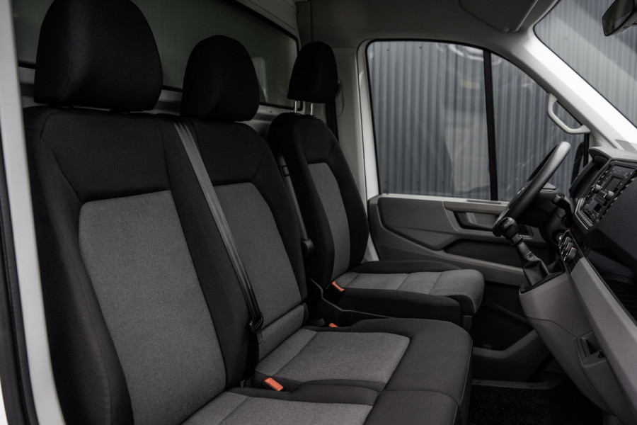 Volkswagen Crafter 35 2.0 TDI 177PK | Bakwagen met laadklep | Airco | Adapt.cruise | 3-Zits