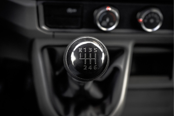 Volkswagen Crafter 35 2.0 TDI 177PK | Bakwagen met laadklep | Airco | Adapt.cruise | 3-Zits