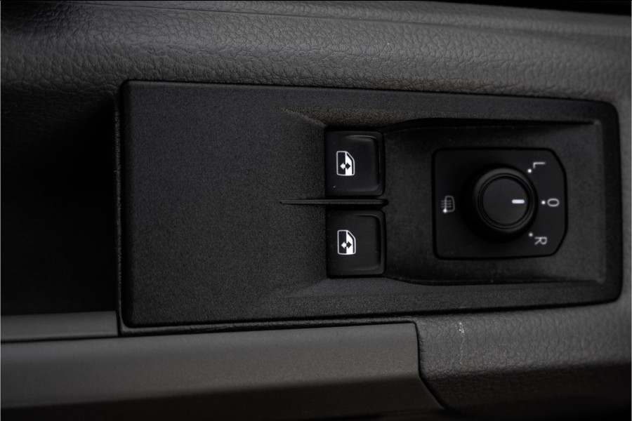 Volkswagen Crafter 35 2.0 TDI 177PK | Bakwagen met laadklep | Airco | Adapt.cruise | 3-Zits
