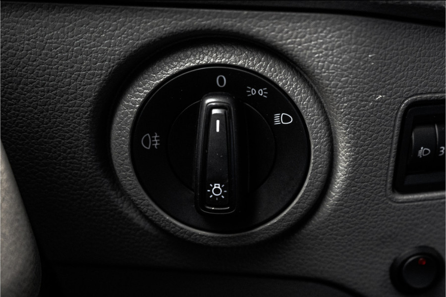 Volkswagen Crafter 35 2.0 TDI 177PK | Bakwagen met laadklep | Airco | Adapt.cruise | 3-Zits