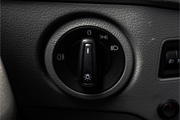 Volkswagen Crafter 35 2.0 TDI 177PK | Bakwagen met laadklep | Airco | Adapt.cruise | 3-Zits