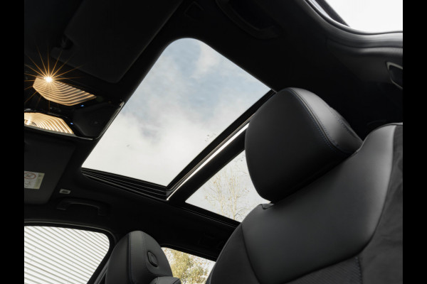 BMW 3 Serie Touring 330e M-Sport - Pano - Trekhaak - Harman Kardon - Lasers - Head-Up