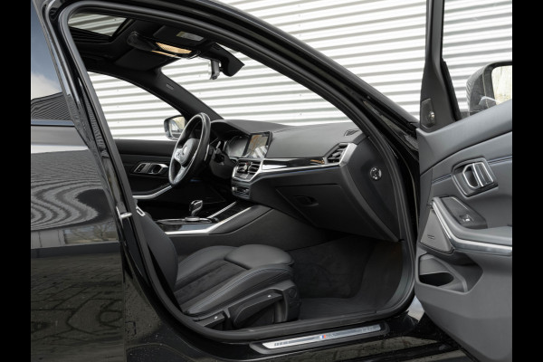 BMW 3 Serie Touring 330e M-Sport - Pano - Trekhaak - Harman Kardon - Lasers - Head-Up