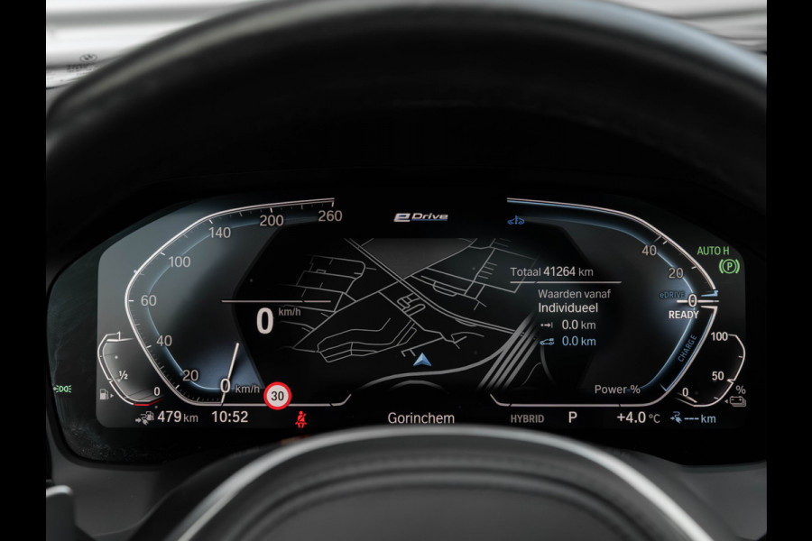 BMW 3 Serie Touring 330e M-Sport - Pano - Trekhaak - Harman Kardon - Lasers - Head-Up