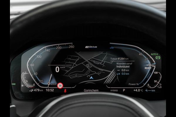 BMW 3 Serie Touring 330e M-Sport - Pano - Trekhaak - Harman Kardon - Lasers - Head-Up