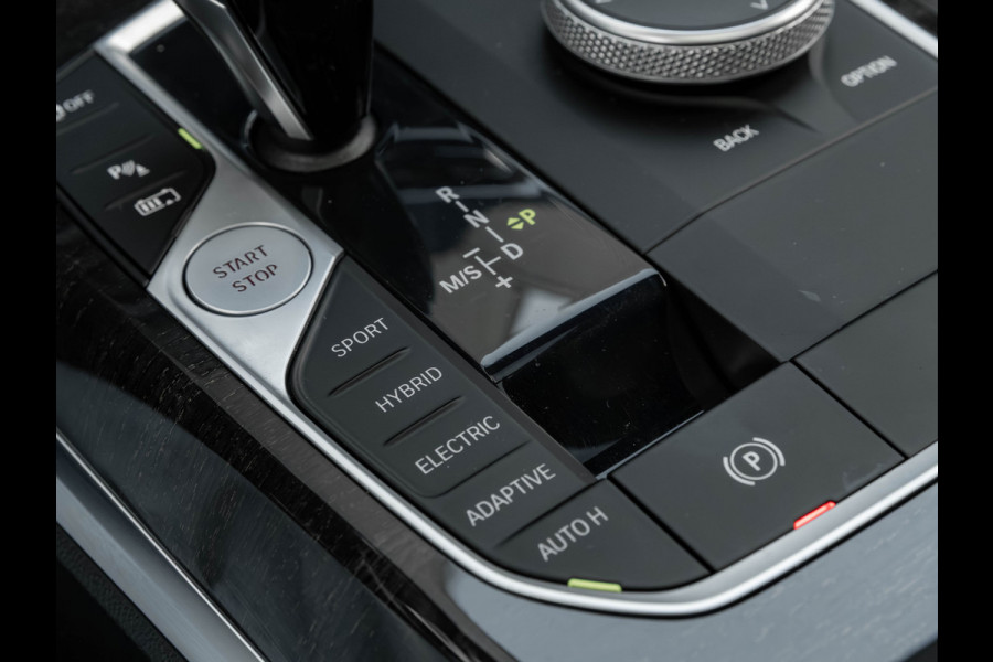 BMW 3 Serie Touring 330e M-Sport - Pano - Trekhaak - Harman Kardon - Lasers - Head-Up