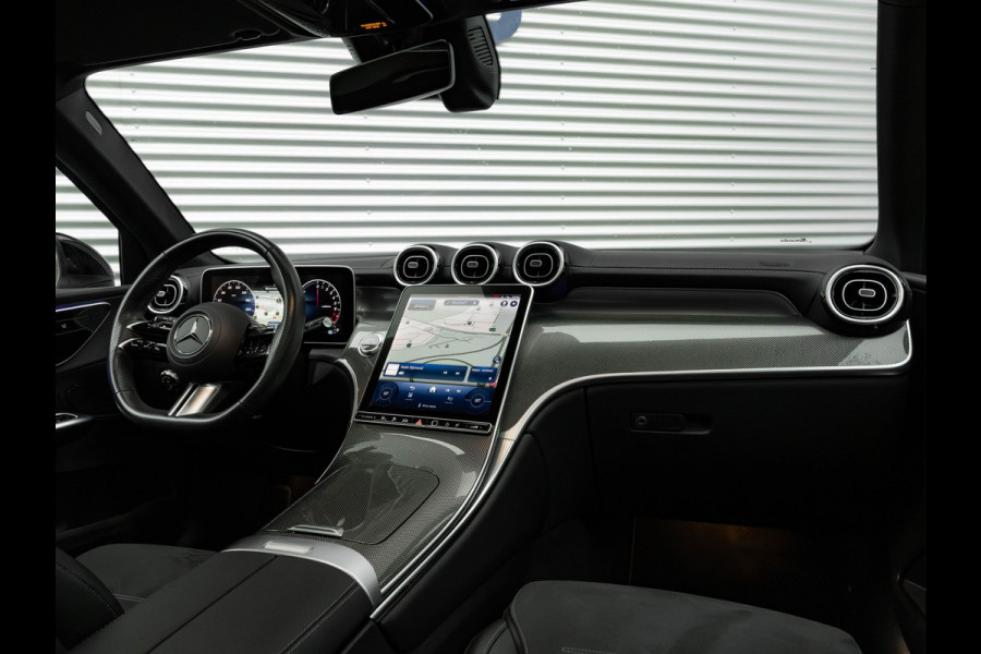 Mercedes-Benz GLC 300e 4MATIC AMG Line - Pano - Trekhaak - 360 Camera