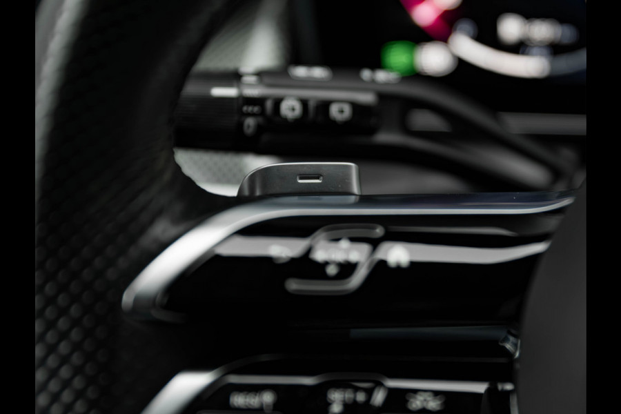 Mercedes-Benz GLC 300e 4MATIC AMG Line - Pano - Trekhaak - 360 Camera