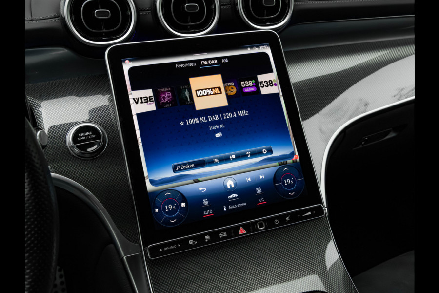 Mercedes-Benz GLC 300e 4MATIC AMG Line - Pano - Trekhaak - 360 Camera