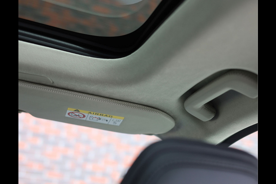 Volvo XC90 T8 AWD Ultra Dark | Pano - Trekhaak - Massage - Luchtvering