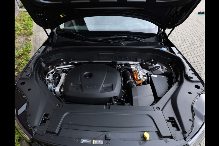 Volvo XC90 T8 AWD Ultra Dark | Pano - Trekhaak - Massage - Luchtvering