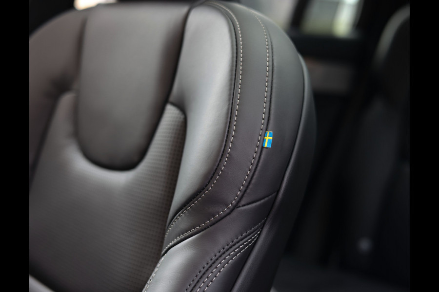 Volvo XC90 T8 AWD Ultra Dark | Pano - Trekhaak - Massage - Luchtvering