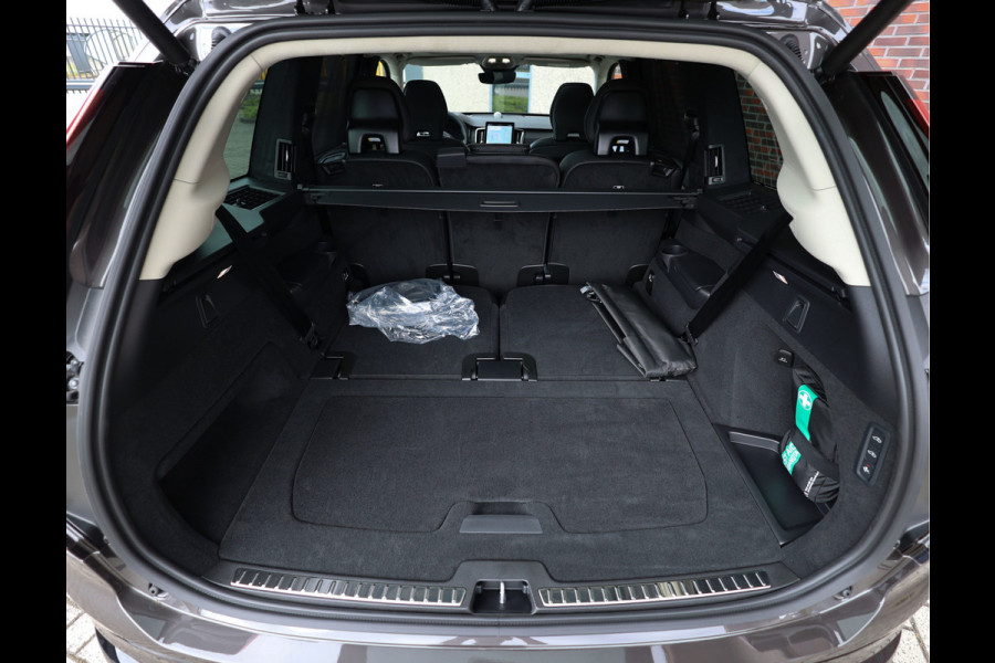 Volvo XC90 T8 AWD Ultra Dark | Pano - Trekhaak - Massage - Luchtvering