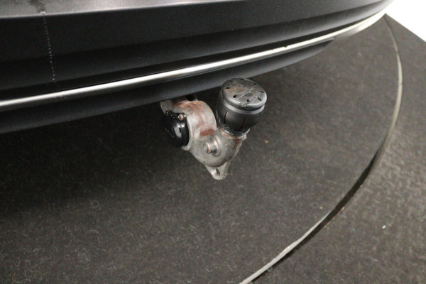 Volvo XC40 1.5 T3 Momentum Pro (PANORAMADAK, TREKHAAK, STOELVERWARMING, ACHTERUITRIJCAMERA, CARPLAY, DIGITALE COCKPIT)