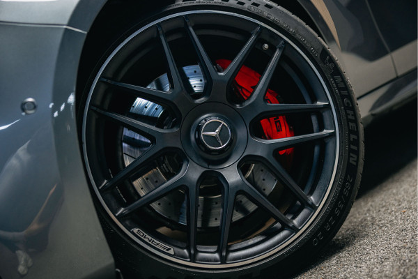Mercedes-Benz E-Klasse AMG 63 S 4MATIC Premium Plus | Burmester 3D | Carbon interieur en exterieur| Dealer onderhouden | Sportuitlaat | 360 Camera | Head-Up |