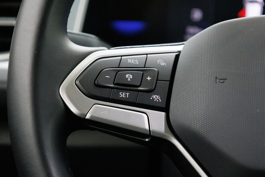 Volkswagen T-Roc 1.5 TSI 150 PK Goal Edition Automaat | Stoelverwarming | Adaptive Cruise Travel Assist. Automatisch inparkeren, Climate control, all season banden, extra getint glas achter