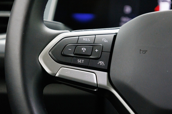 Volkswagen T-Roc 1.5 TSI 150 PK Goal Edition Automaat | Stoelverwarming | Adaptive Cruise Travel Assist. Automatisch inparkeren, Climate control, all season banden, extra getint glas achter