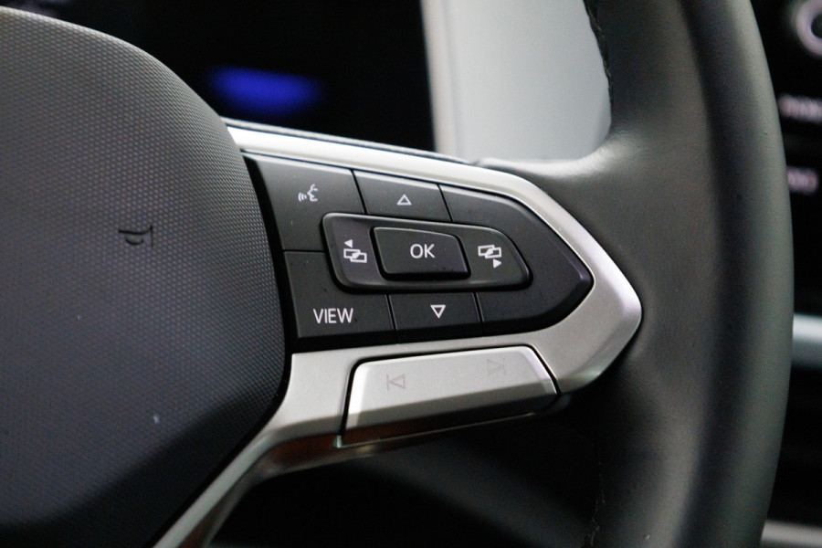 Volkswagen T-Roc 1.5 TSI 150 PK Goal Edition Automaat | Stoelverwarming | Adaptive Cruise Travel Assist. Automatisch inparkeren, Climate control, all season banden, extra getint glas achter