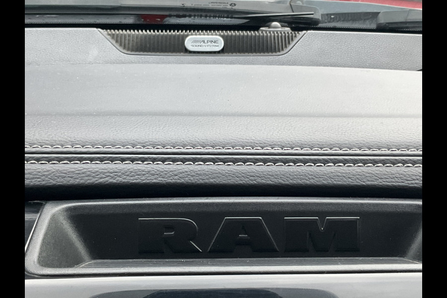 Dodge Ram 1500 5.7 V8 4x4 Sport Trekhaak Pano Alpine Nav/Cam NL-Auto Trekhaak