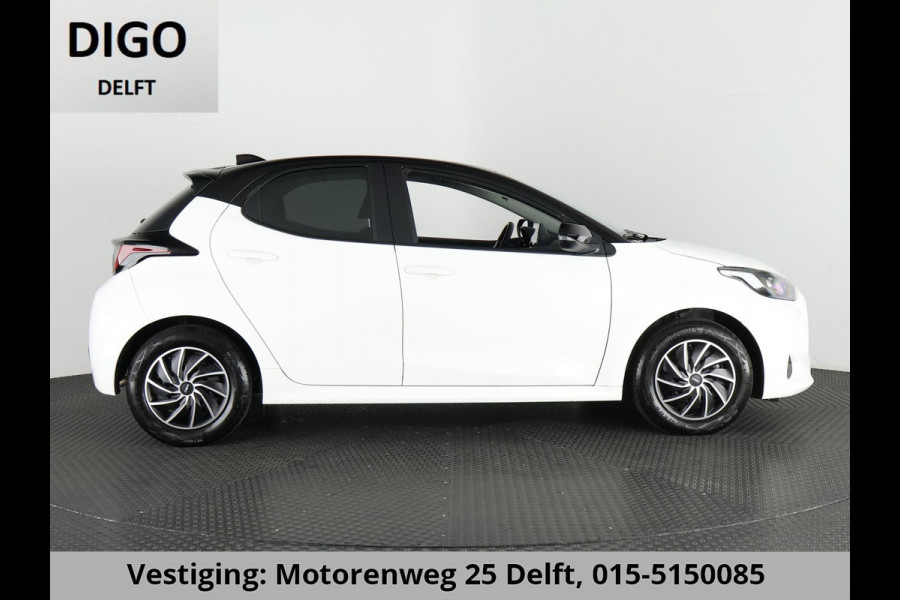 Toyota Yaris 1.5 HYBRID AUTOMAAT BLACK & WHITE GARANTIE 8-2033 NAVIGATIE.CLIMA.CRUISE
