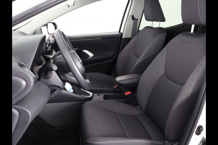 Toyota Yaris 1.5 HYBRID AUTOMAAT BLACK & WHITE GARANTIE 8-2033 NAVIGATIE.CLIMA.CRUISE