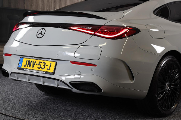 Mercedes-Benz CLE Coupé 300 e AMG Line / Head Up / 360 Camera / Acc / Lane Assist / Dode Hoek / Elek Stoelen / Memory / Pano / 20