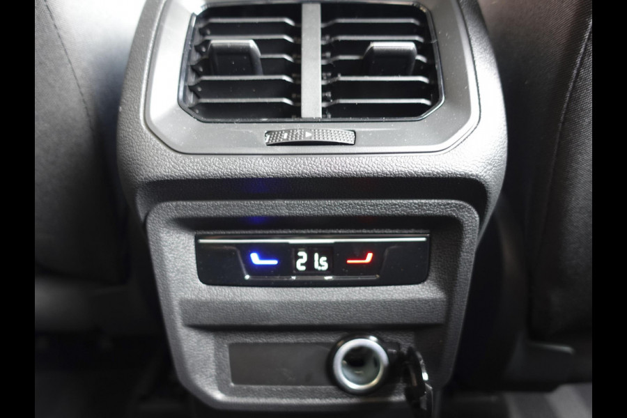 Volkswagen Tiguan 1.5 TSI 150pk DSG Elegance Navigatie Apple Carplay / Android Auto Parkeersensoren Camera Adaptive Cruise Control Stuur-en stoelverwarming Matrix LED-koplampen Virtual Cockpit Getinte ramen Climate Control ErgoActive stoelen