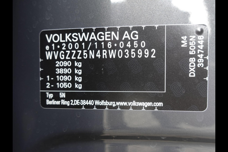 Volkswagen Tiguan 1.5 TSI 150pk DSG Elegance Navigatie Apple Carplay / Android Auto Parkeersensoren Camera Adaptive Cruise Control Stuur-en stoelverwarming Matrix LED-koplampen Virtual Cockpit Getinte ramen Climate Control ErgoActive stoelen