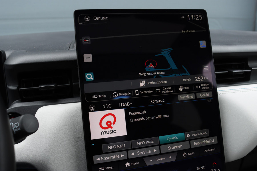 Honda e:Ny1 Elegance 69 kWh | Panoramadak | Adaptieve Cruise Control | Verwarmd Stuurwiel | Leder | Surround Camera | Apple Carplay/Android Auto | Dodehoekassistent | Stoelverwarming |