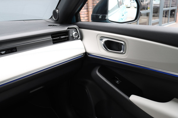 Honda e:Ny1 Elegance 69 kWh | Panoramadak | Adaptieve Cruise Control | Verwarmd Stuurwiel | Leder | Surround Camera | Apple Carplay/Android Auto | Dodehoekassistent | Stoelverwarming |
