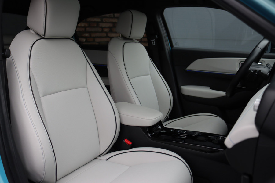 Honda e:Ny1 Elegance 69 kWh | Panoramadak | Adaptieve Cruise Control | Verwarmd Stuurwiel | Leder | Surround Camera | Apple Carplay/Android Auto | Dodehoekassistent | Stoelverwarming |