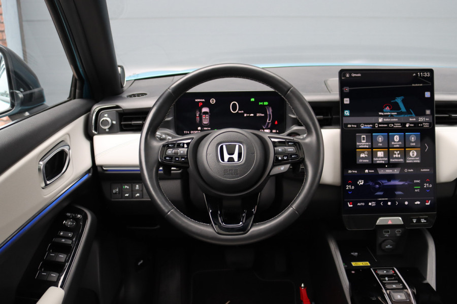 Honda e:Ny1 Elegance 69 kWh | Panoramadak | Adaptieve Cruise Control | Verwarmd Stuurwiel | Leder | Surround Camera | Apple Carplay/Android Auto | Dodehoekassistent | Stoelverwarming |
