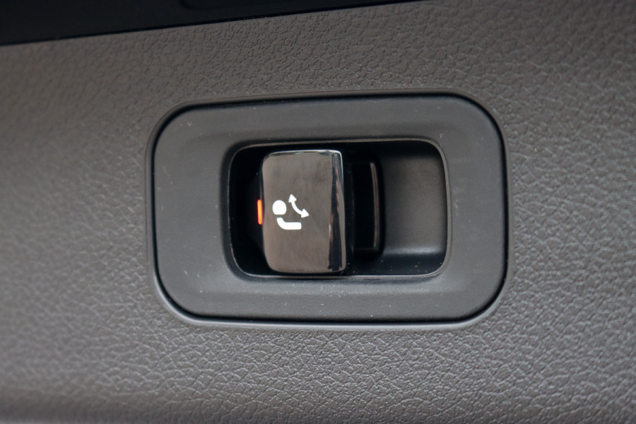 Mercedes-Benz E-Klasse Estate 200 AMG Line Aut9 | Distronic | Trekhaak | Verwarmd Stuurwiel | Camera | Keyless Go | High Perf. LED | Zitcomfortpakket | Nightpakket |