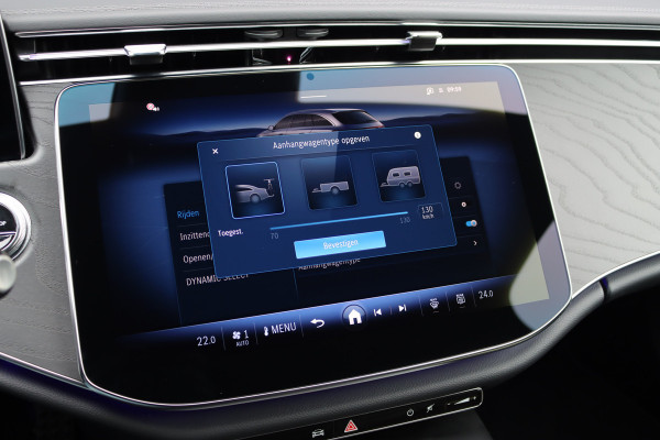 Mercedes-Benz E-Klasse Estate 200 AMG Line Aut9 | Distronic | Trekhaak | Verwarmd Stuurwiel | Camera | Keyless Go | High Perf. LED | Zitcomfortpakket | Nightpakket |