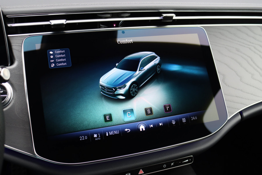 Mercedes-Benz E-Klasse Estate 200 AMG Line Aut9 | Distronic | Trekhaak | Verwarmd Stuurwiel | Camera | Keyless Go | High Perf. LED | Zitcomfortpakket | Nightpakket |