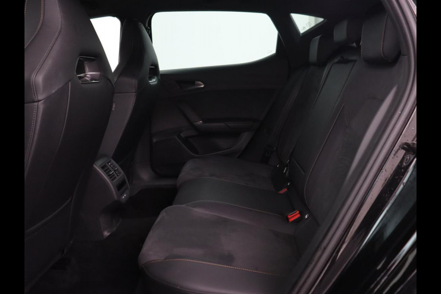 CUPRA Leon 1.5 eHybrid Business | Stoelverwarming | Adaptive cruise | Camera | Carplay | Sportstoelen | Matrix LED | Keyless | PHEV | Plug In