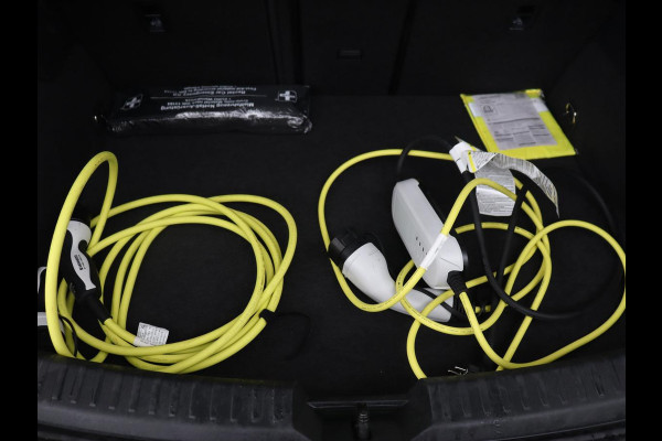 CUPRA Leon 1.5 eHybrid Business | Stoelverwarming | Adaptive cruise | Camera | Carplay | Sportstoelen | Matrix LED | Keyless | PHEV | Plug In