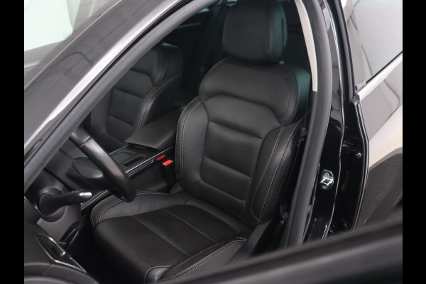 Renault Mégane 1.6 E-Tech Plug-In Hybrid 160 Business Edition One | Leder | Stoelverwarming | Trekhaak | Carplay | Stuurverwarming | Keyless | Full LED | Navigatie | Climate control | Plug In
