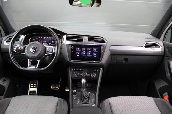 Volkswagen Tiguan 1.5 TSI ACT Highline Business R | NAP! | PANO | 360 | ACC | KEYLESS | ELEK.TREKHAAK |