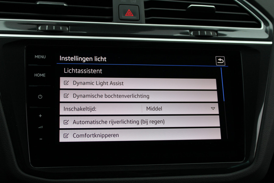 Volkswagen Tiguan 1.5 TSI ACT Highline Business R | NAP! | PANO | 360 | ACC | KEYLESS | ELEK.TREKHAAK |