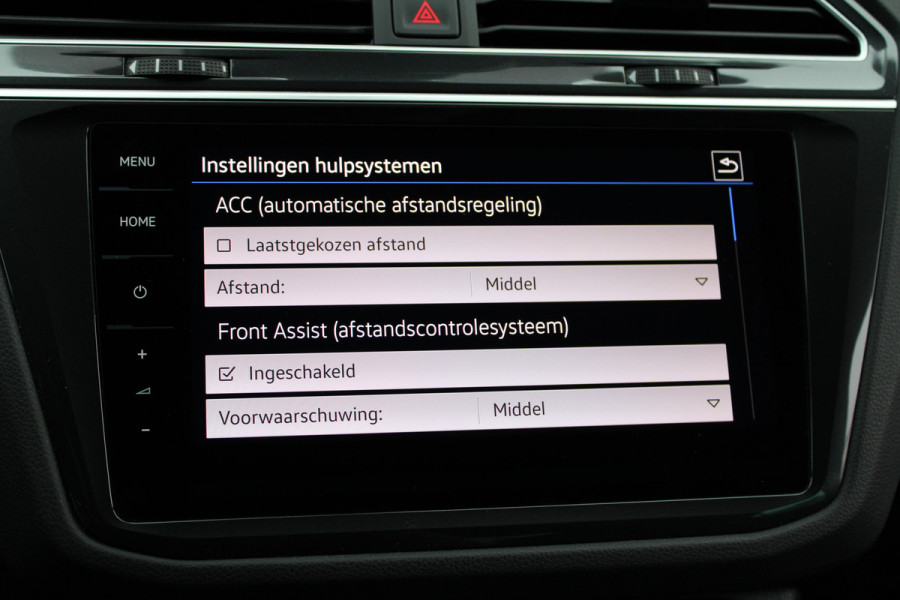 Volkswagen Tiguan 1.5 TSI ACT Highline Business R | NAP! | PANO | 360 | ACC | KEYLESS | ELEK.TREKHAAK |